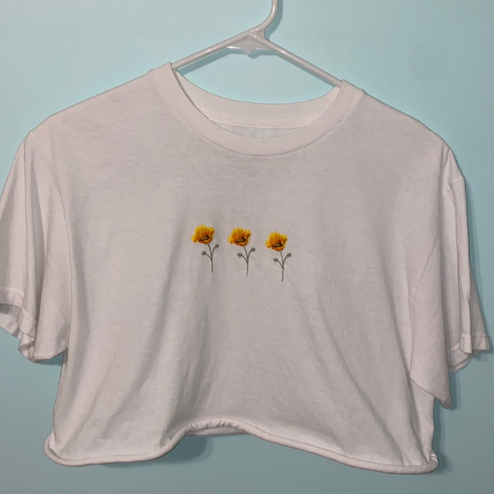 Brandy Melville flower cropped tee